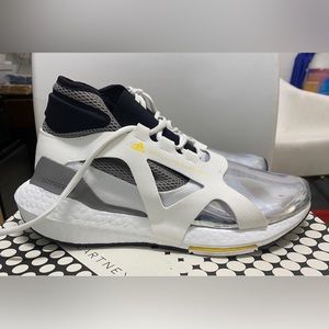 Adidas by Stella McCartney UltraBoost 21 Women's Size 9 Silver Metallic